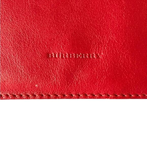 Burberry London Elegant Red Suede Tote Bag - Picture 3 of 10